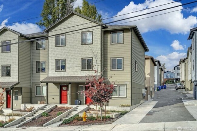 4906 S Willow St in Seattle, WA - Building Photo - Building Photo