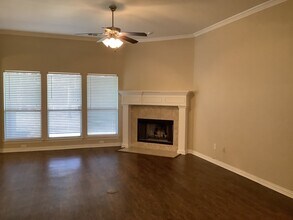 515 Cool Meadow Ct in Desoto, TX - Building Photo - Building Photo