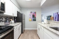 Arbour Ponds Apartments in Tampa, FL - Building Photo - Building Photo