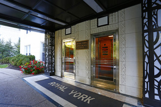 Royal York Apartments in Pittsburgh, PA - Building Photo - Building Photo