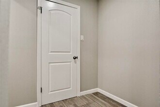 7906 Hammerly Blvd in Houston, TX - Building Photo - Building Photo