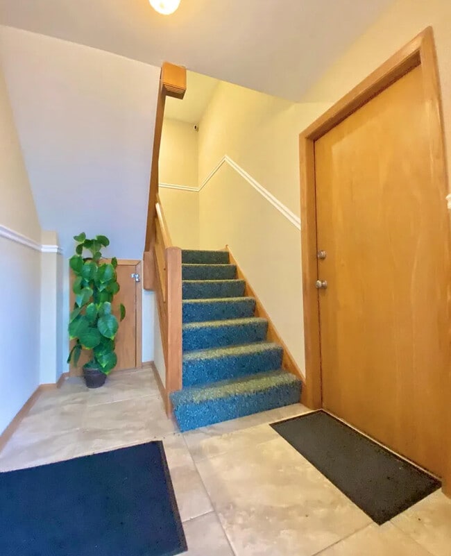 8629 W Summerdale Ave in Chicago, IL - Building Photo - Building Photo