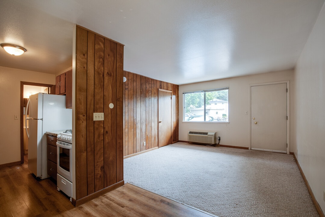 417 Washington St Apartments in Eau Claire, WI - Building Photo