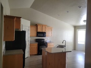 8200 6900 W in West Jordan, UT - Building Photo - Building Photo