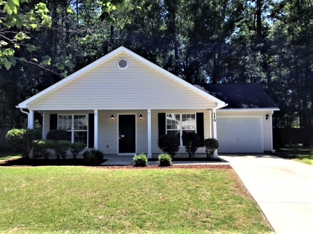 113 Trickle Dr in Summerville, SC - Building Photo