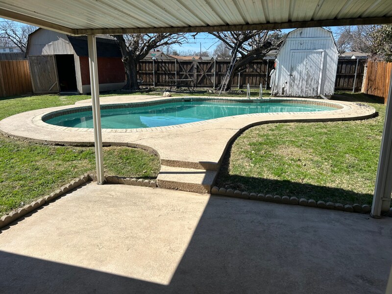 1509 Greentree Ln in Garland, TX - Foto de edificio