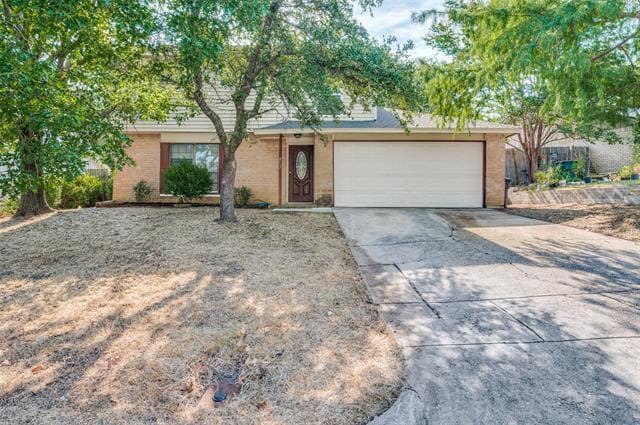 property at 813 Annapolis Dr