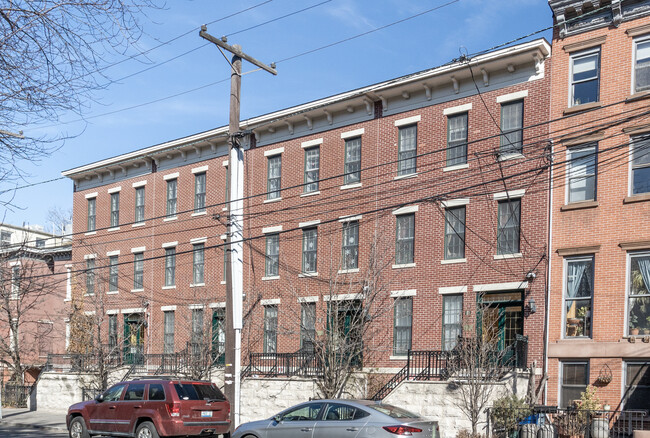 244 6th St in Jersey City, NJ - Building Photo - Building Photo