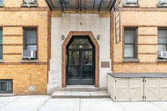 3053 29th St in Astoria, NY - Building Photo - Building Photo