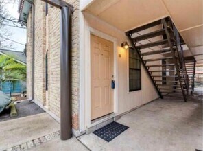 407 E 45th St in Austin, TX - Foto de edificio - Building Photo