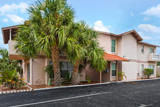 Mainsail Apartments in Apollo Beach, FL - Building Photo - Building Photo