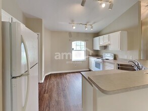 1322 Lake Idamere Blvd in Tavares, FL - Building Photo - Building Photo