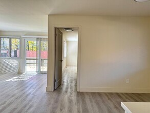 110 Montoya Dr in Branford, CT - Foto de edificio - Building Photo