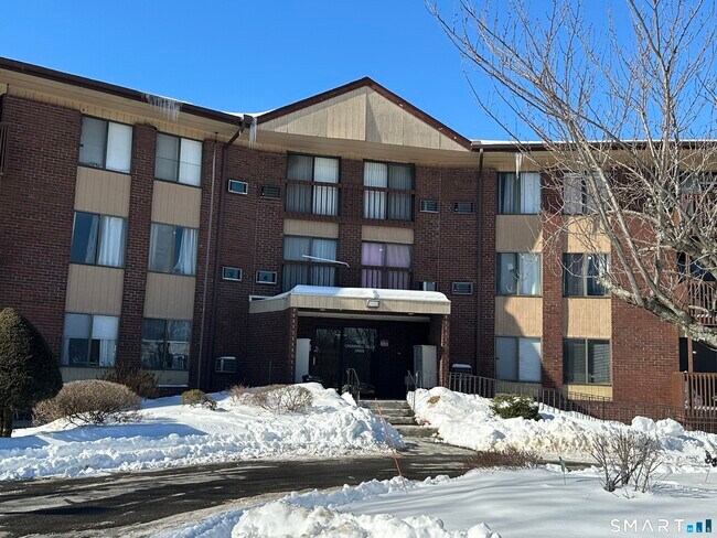 1312 Cromwell Hills Dr in Cromwell, CT - Building Photo - Building Photo