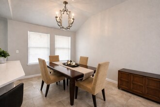 5808 Teri Rd in Austin, TX - Building Photo - Building Photo