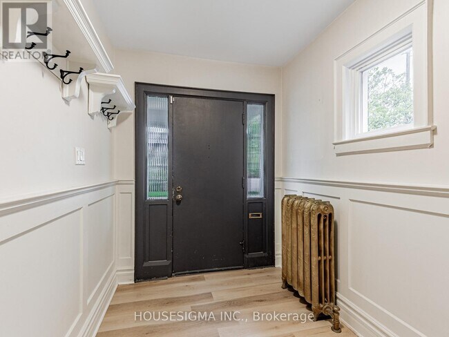 110 Duplex Ave in Toronto, ON - Building Photo - Building Photo