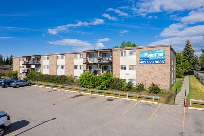 Haddon Arms in Calgary, AB - Building Photo - Building Photo