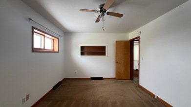 654 S Main Ave in Dickinson, ND - Building Photo - Building Photo