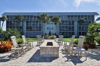 325 Causeway N in New Smyrna Beach, FL - Building Photo - Building Photo