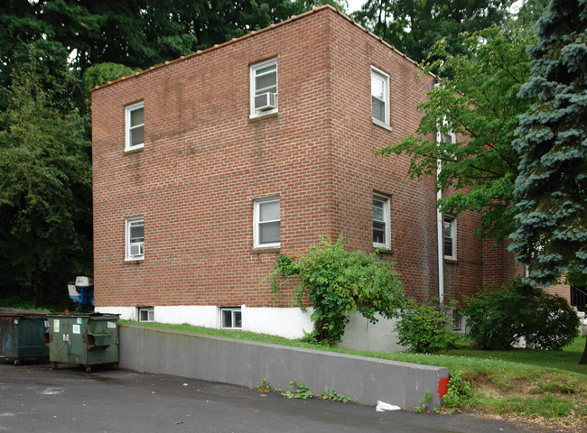 238 Saw Mill River Rd in Elmsford, NY - Building Photo - Building Photo