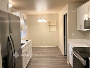 12239 Oak Tree Pl SW in Lakewood, WA - Foto de edificio - Building Photo