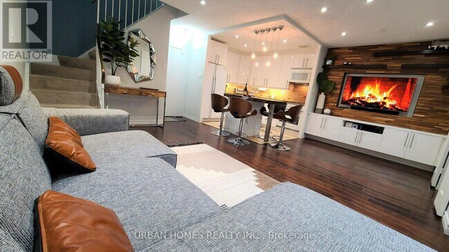 16 Elgin St in Markham, ON - Building Photo - Building Photo