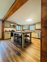 W370S1673 Utica Rd in Dousman, WI - Building Photo - Building Photo