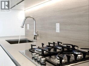 652 Whiting Way in Coquitlam, BC - Building Photo - Building Photo