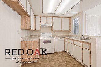 3642 N Garey Ave in Pomona, CA - Foto de edificio - Building Photo