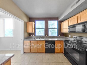 180 Albion Village Way in Sandy, UT - Building Photo - Building Photo