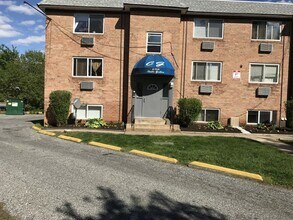 Renshaw Apartments in Chester, PA - Building Photo - Building Photo