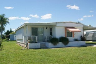 6948 SE Delegate St in Hobe Sound, FL - Building Photo