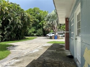 4465 Birmingham St in Ft. Myers, FL - Building Photo - Building Photo