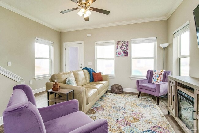 1002 W Main St in Pensacola, FL - Building Photo - Building Photo