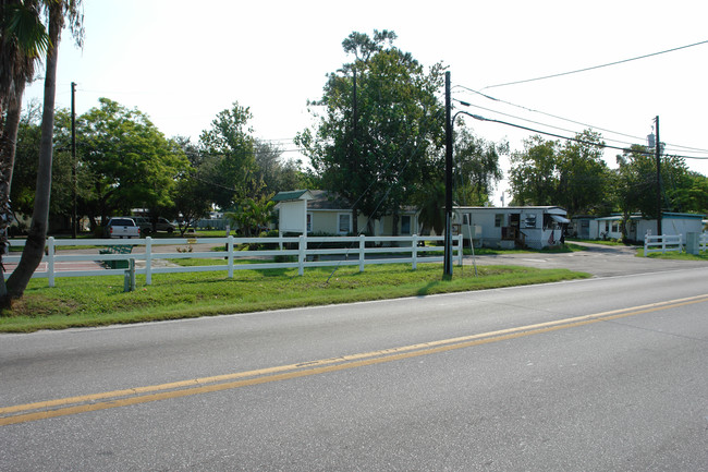 5701 Haines Rd in St. Petersburg, FL - Foto de edificio - Building Photo