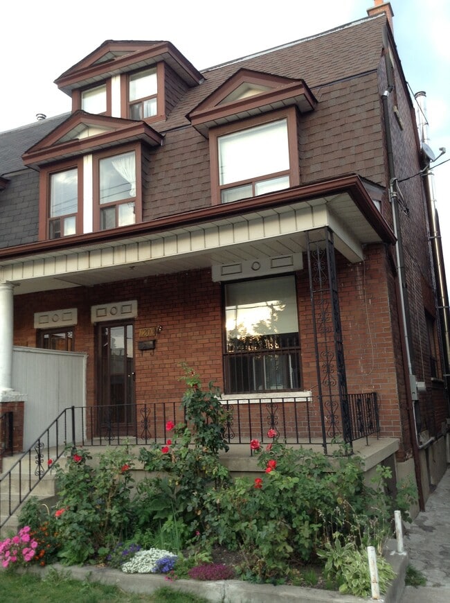 property at 1203 Dufferin St