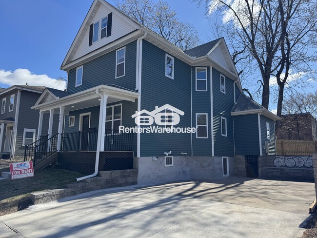 property at 718 SE 8th Ave