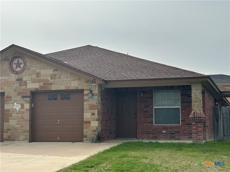 1112 Grace Point Dr-Unit -A in Killeen, TX - Building Photo