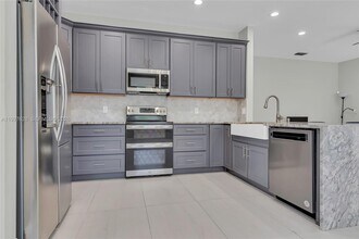 10974 N Danbury Way in Boca Raton, FL - Building Photo - Building Photo