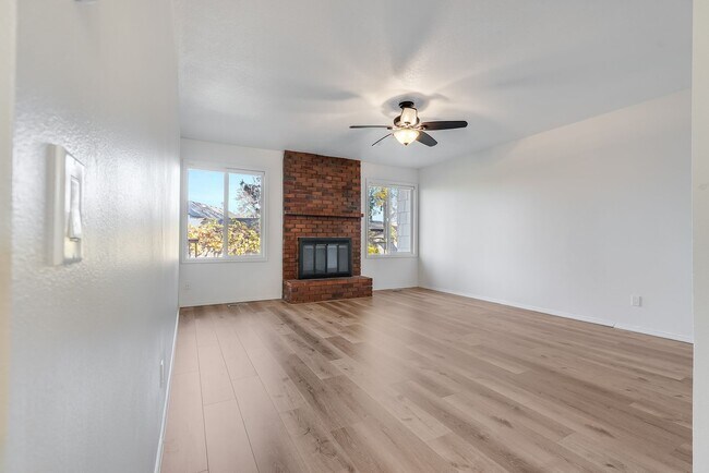 8640 SW Fannowood Ln in Beaverton, OR - Building Photo - Building Photo