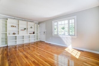 117 Sharon Springs Dr in Worthington, OH - Building Photo - Building Photo