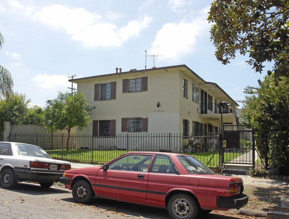 6106 Eleanor Ave in Los Angeles, CA - Building Photo