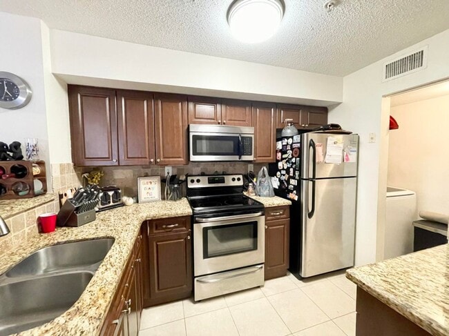 7912 Sonoma Springs Cir in Greenacres, FL - Building Photo - Building Photo