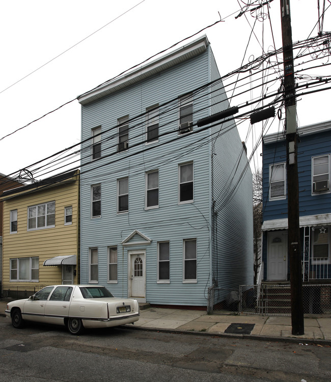 171 Hopkins Ave in Jersey City, NJ - Building Photo - Building Photo