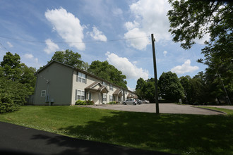 5606 Boxwood Garden Way in Knoxville, TN - Foto de edificio - Building Photo