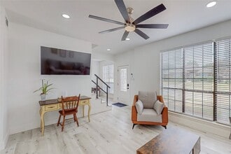 829 Lake Bluff Dr, Unit 13-13-305 in Flower Mound, TX - Building Photo - Building Photo