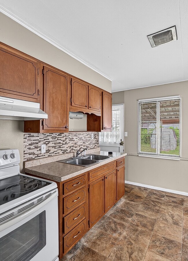 property at 3415 Whitcomb Ave