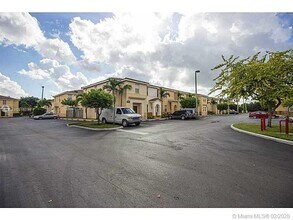 8001 W 36th Ave-Unit -3 in Hialeah, FL - Building Photo - Building Photo