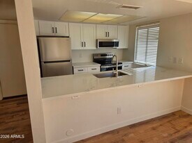 2609 W Canyon Crest Cir in Phoenix, AZ - Building Photo