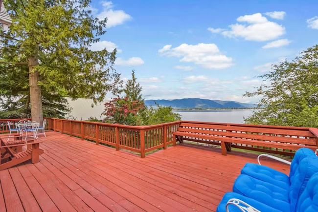 263 Lakeshore Dr in Sagle, ID - Building Photo - Building Photo
